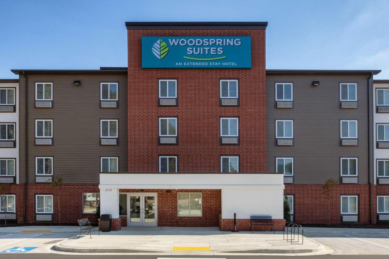Woodsping Suites Washington Dc East Arena Drive Lake Arbor Bagian luar foto