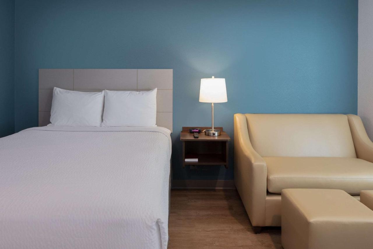 Woodsping Suites Washington Dc East Arena Drive Lake Arbor Bagian luar foto