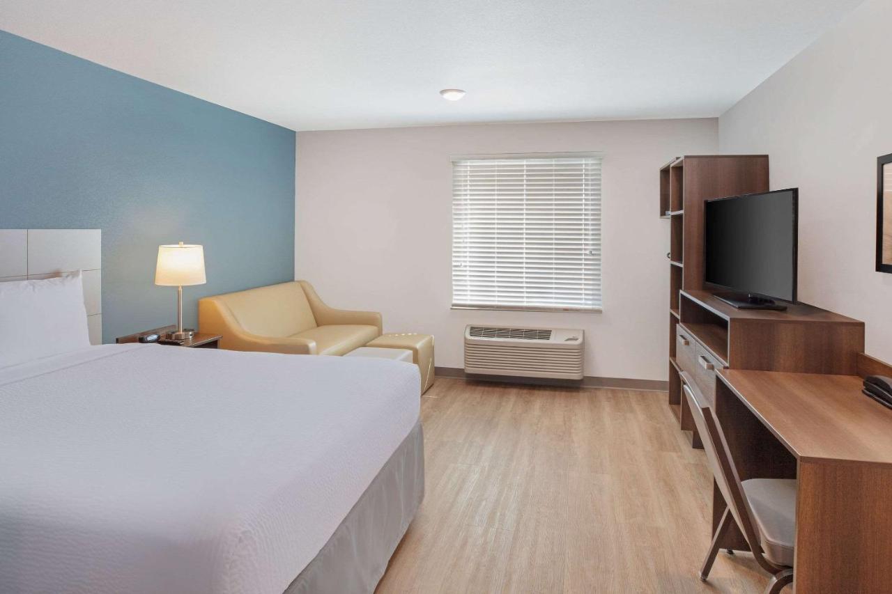 Woodsping Suites Washington Dc East Arena Drive Lake Arbor Bagian luar foto